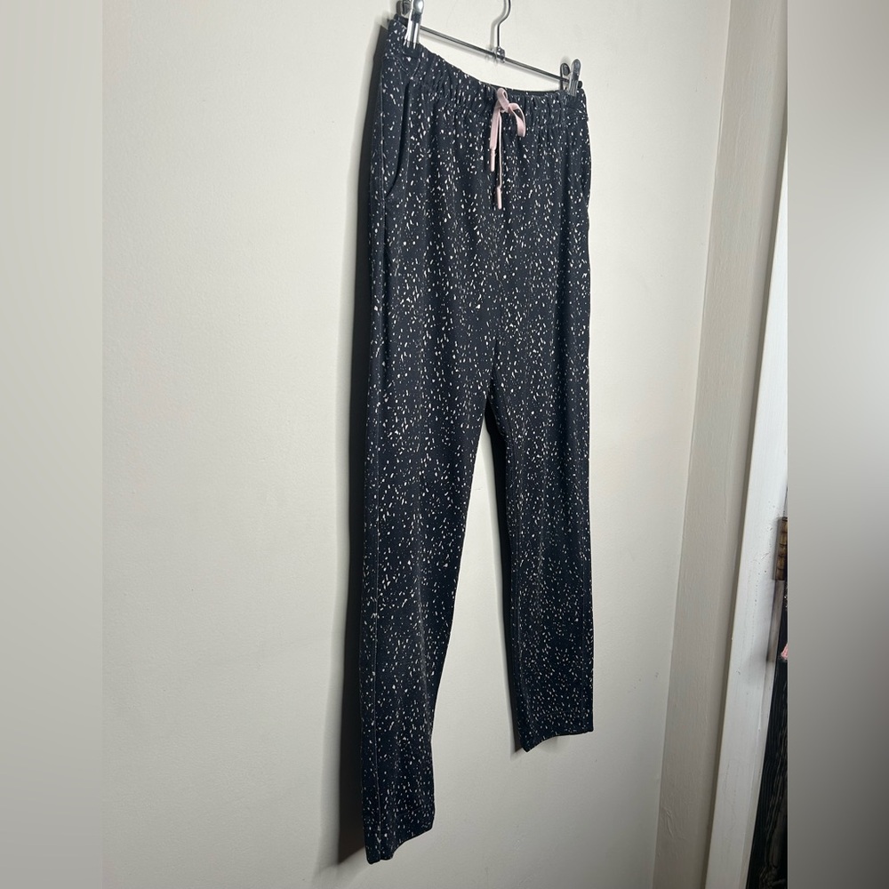 Lululemon Jet Crop (Slim) *Luxtreme Butterfly Texture Mink Berry Black Pant Sz 6 - Picture 4 of 11